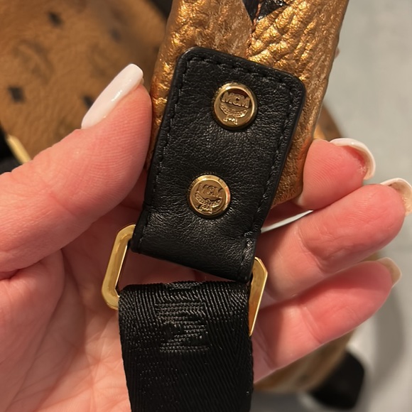 MCM Medium. Stark Visetos Gold Backpack used once perfect condition. 13x10x6 - Picture 8 of 8